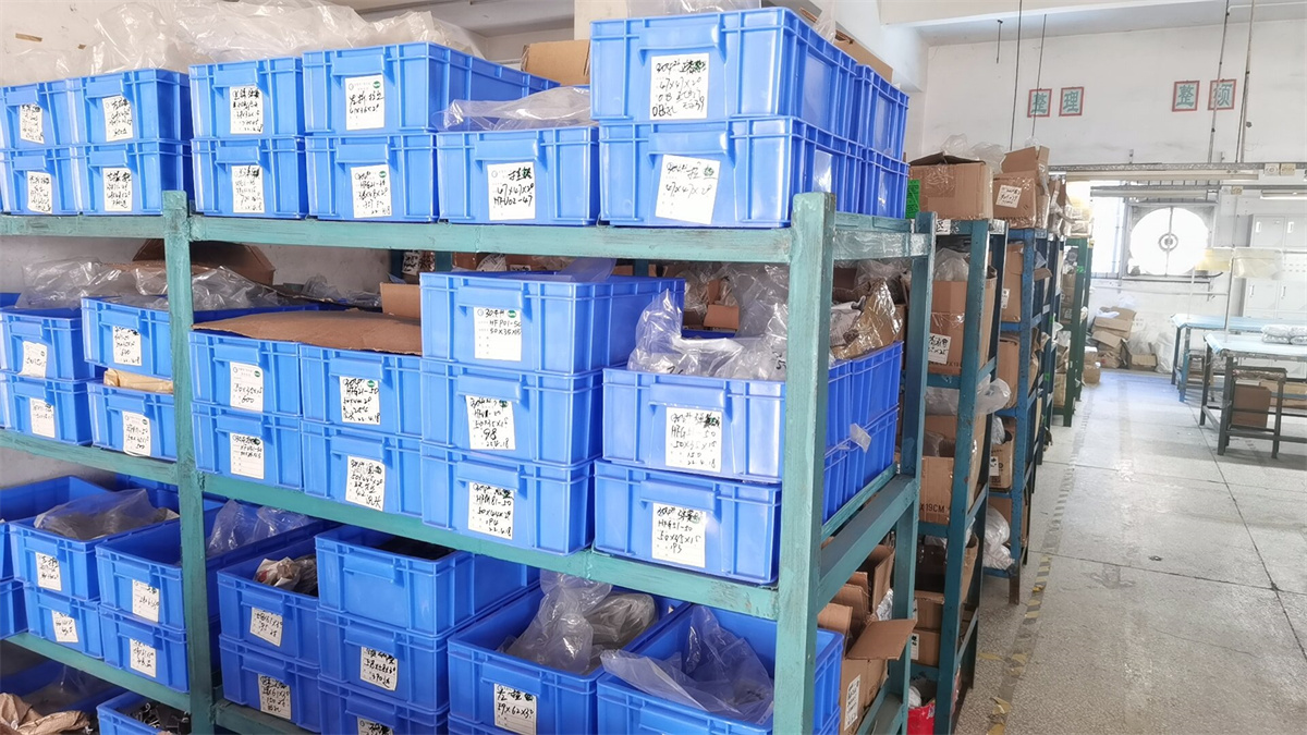 012-1仓库.jpg